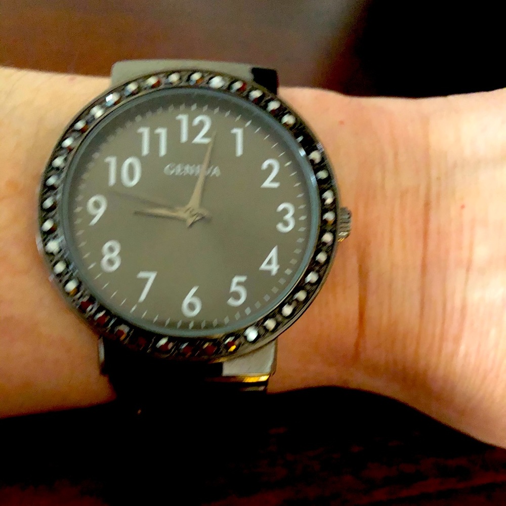 GENEVA WATCH - Picture 2 of 4